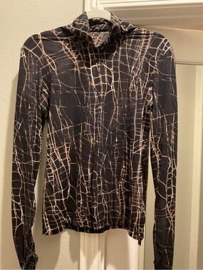 St John Yellow Label Long-Sleeve Mock Neck Sweater with Beige Abstract Pattern